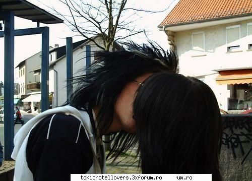 bill are o iubita??? - si mai am una :( - Bill